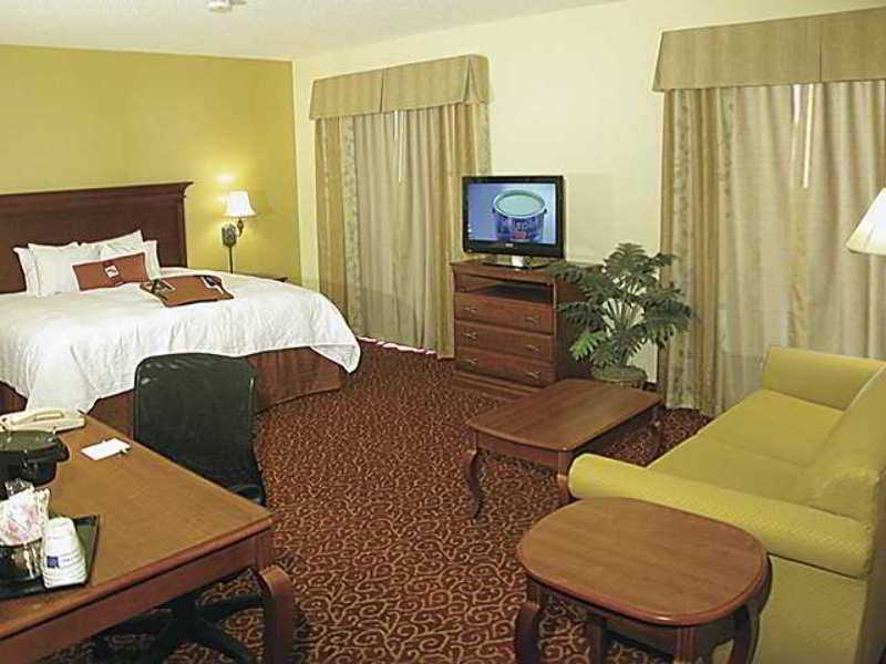 Hampton Inn & Suites Grenada Room photo